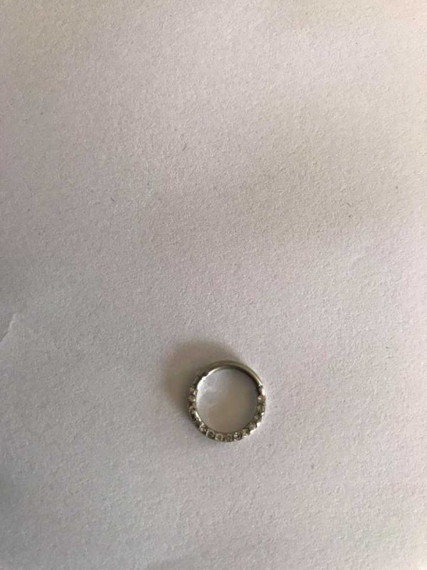 Sekmanlı Septum Piercing
